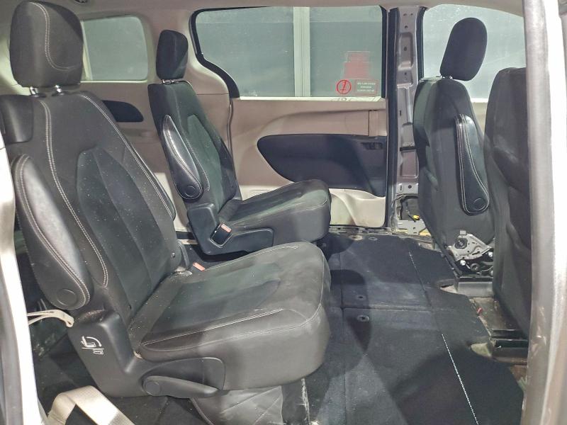 Фото 11 - CHRYSLER MINIVAN