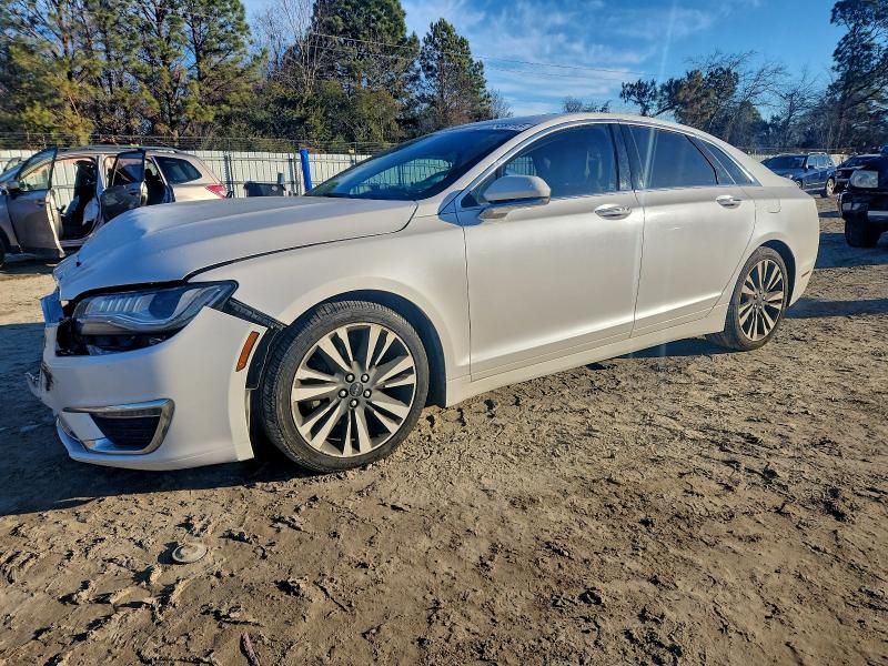 Фото 1 - LINCOLN MKZ