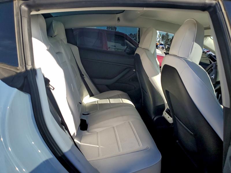 Фото 10 - TESLA MODEL 3