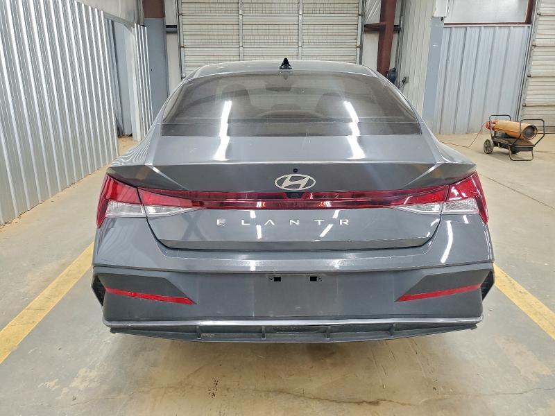 Фото 6 - HYUNDAI ELANTRA