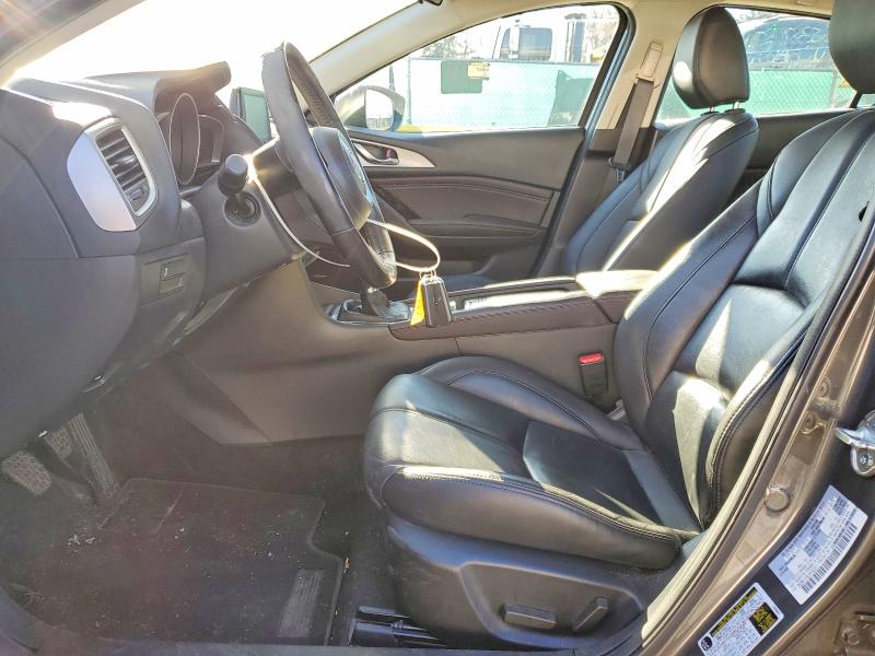 Фото 7 - MAZDA 3