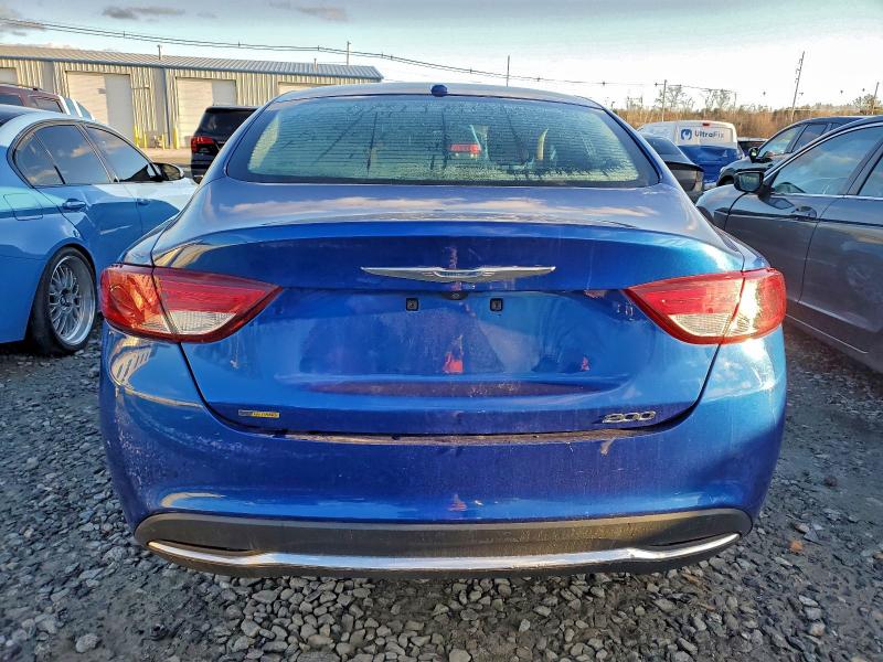 Фото 6 - CHRYSLER 200