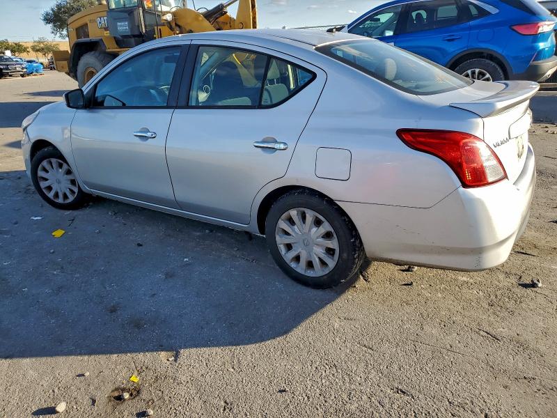 Фото 2 - NISSAN VERSA