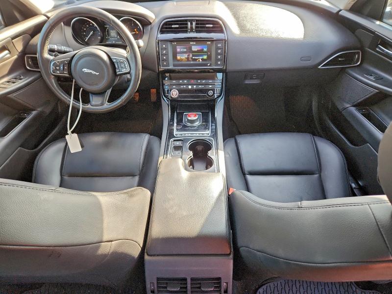 Фото 8 - JAGUAR XE