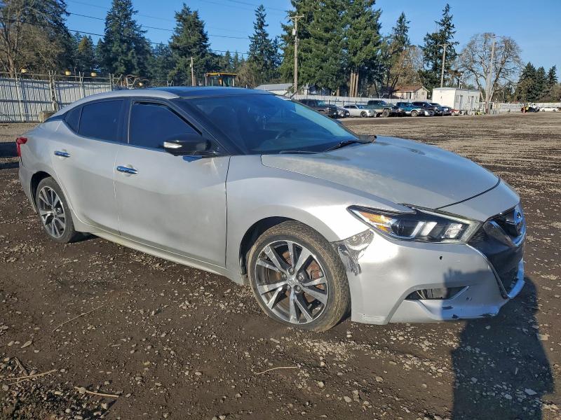 Фото 4 - NISSAN MAXIMA