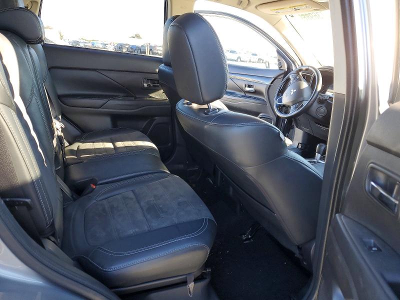 Фото 11 - MITSUBISHI OUTLANDER