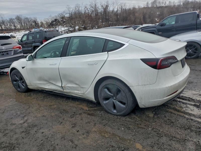 Фото 2 - TESLA MODEL 3