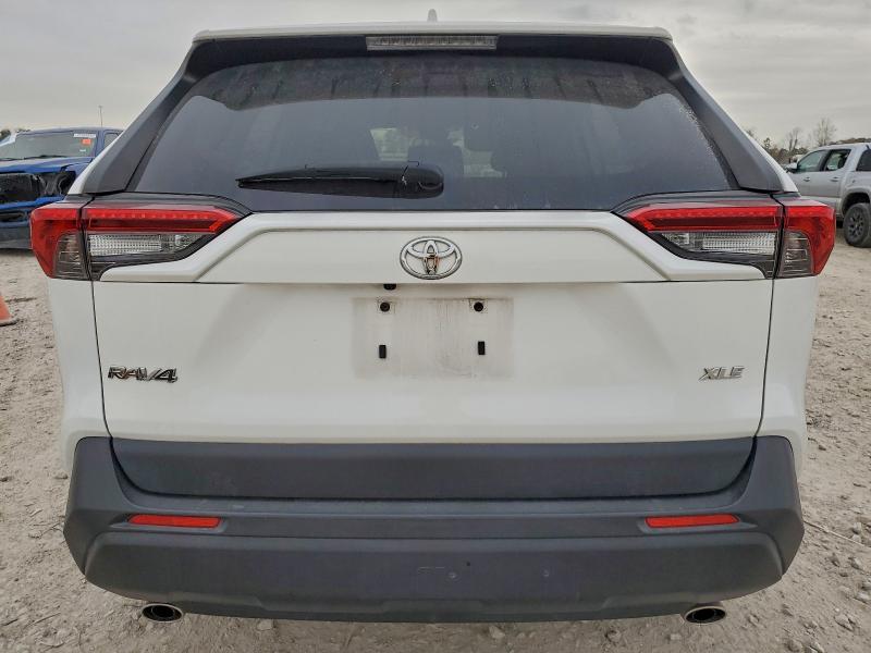 Фото 6 - TOYOTA RAV4