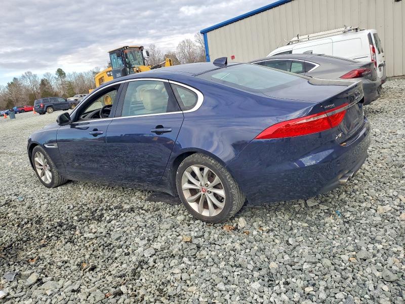 Фото 2 - JAGUAR XF