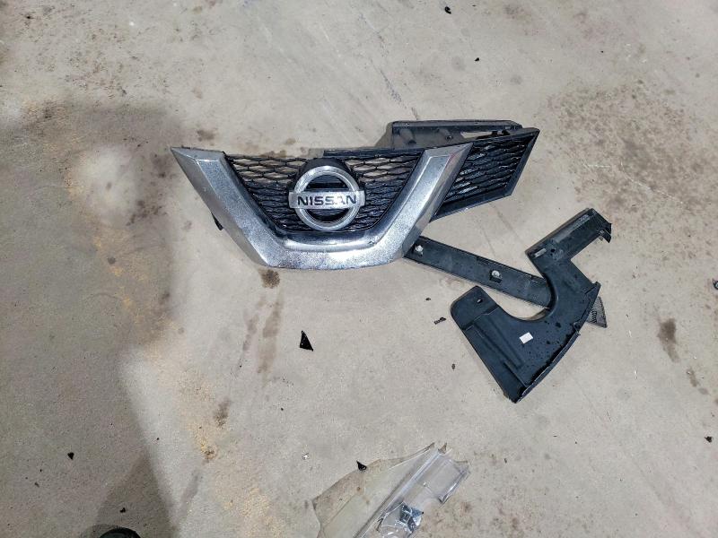 Фото 13 - NISSAN ROGUE