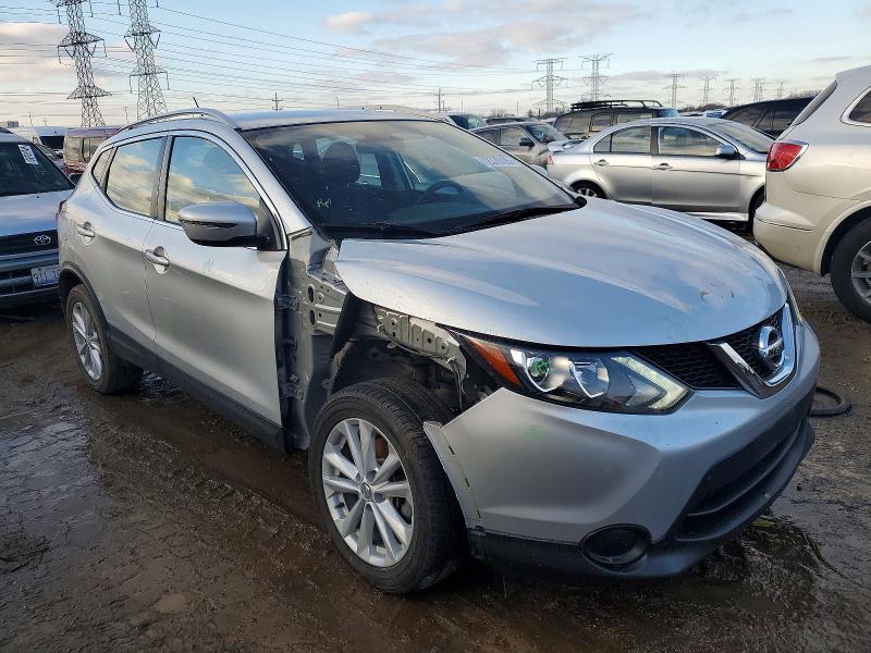 Фото 4 - NISSAN ROGUE