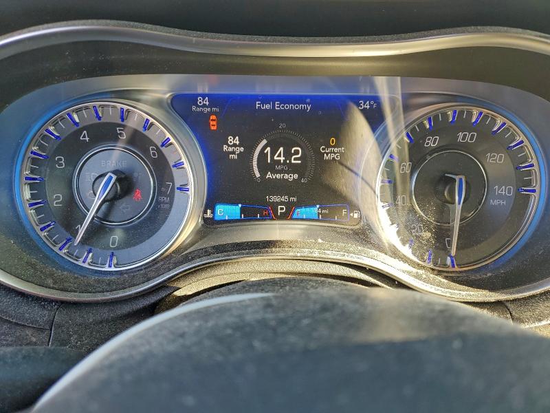 Фото 9 - CHRYSLER 300