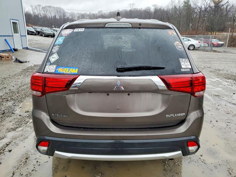 Фото 6 - MITSUBISHI OUTLANDER