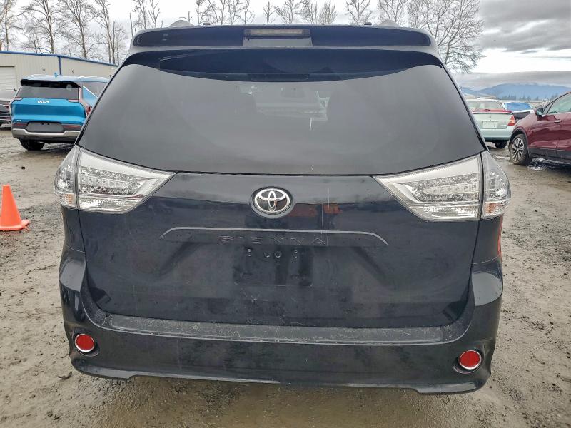 Фото 6 - TOYOTA SIENNA