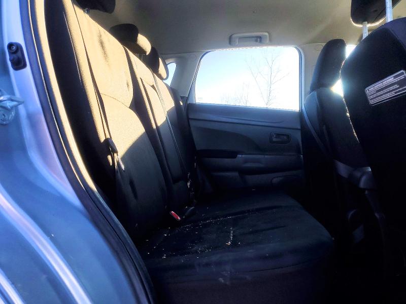 Фото 11 - MITSUBISHI OUTLANDER