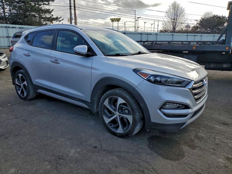 Фото 4 - HYUNDAI TUCSON