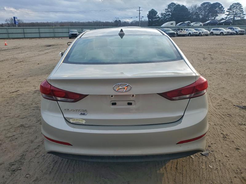 Фото 6 - HYUNDAI ELANTRA