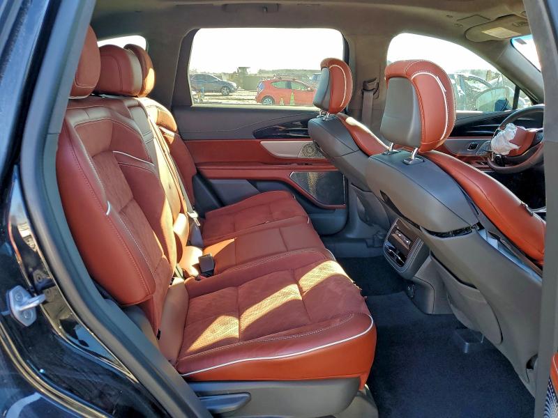 Фото 11 - LINCOLN NAUTILUS