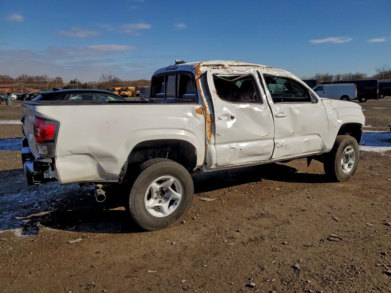 Фото 3 - TOYOTA TACOMA