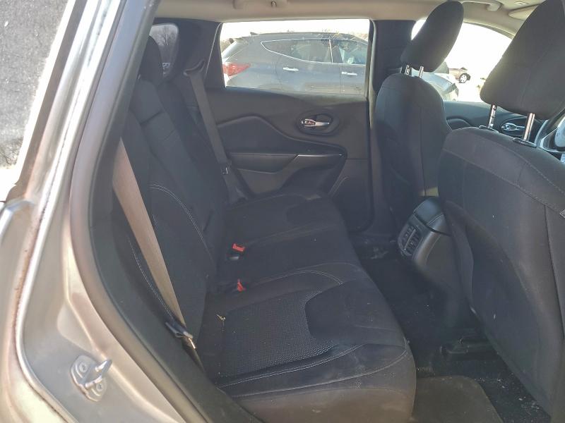 Фото 11 - JEEP GRAND CHER