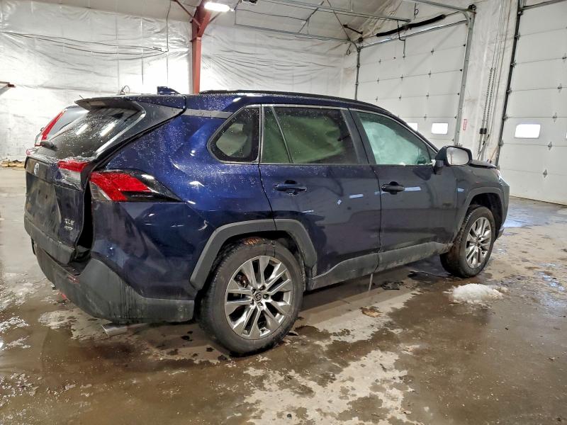 Фото 3 - TOYOTA RAV4