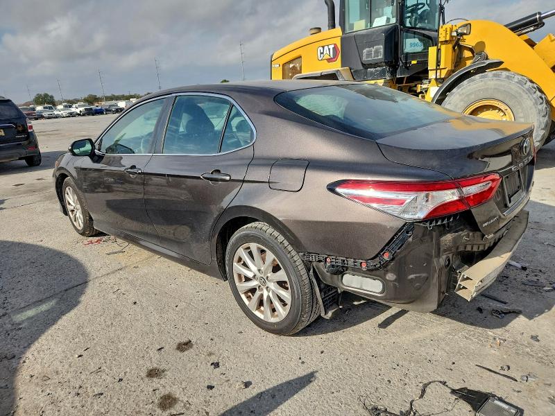 Фото 2 - TOYOTA CAMRY