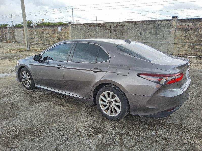 Фото 2 - TOYOTA CAMRY