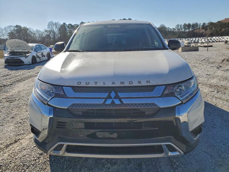 Фото 5 - MITSUBISHI OUTLANDER
