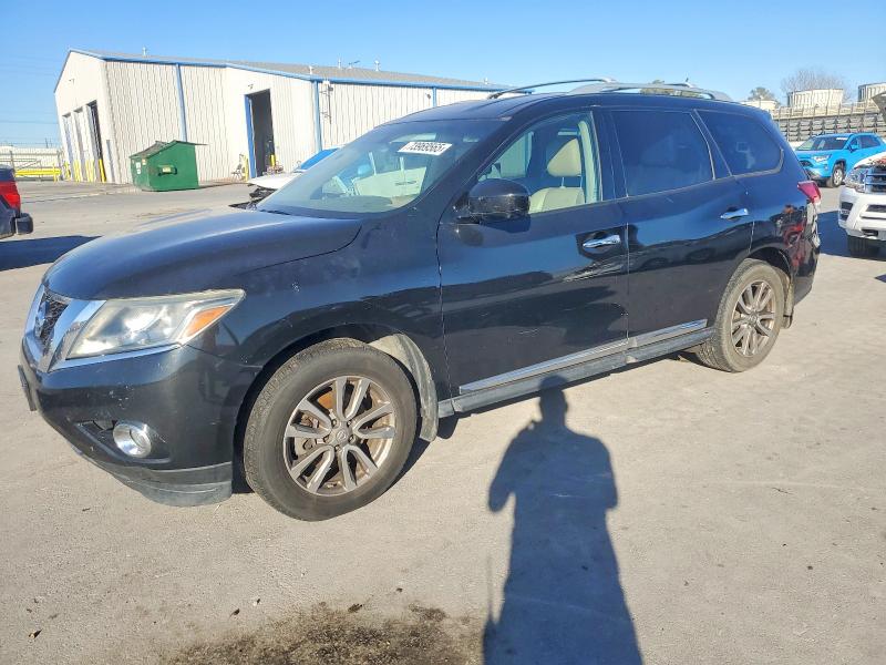 Фото 1 - NISSAN PATHFINDER