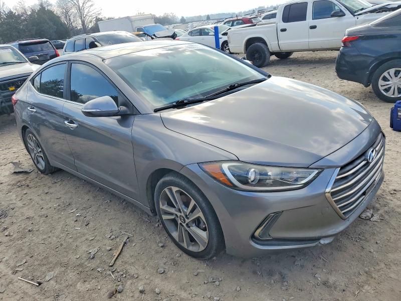 Фото 4 - HYUNDAI ELANTRA