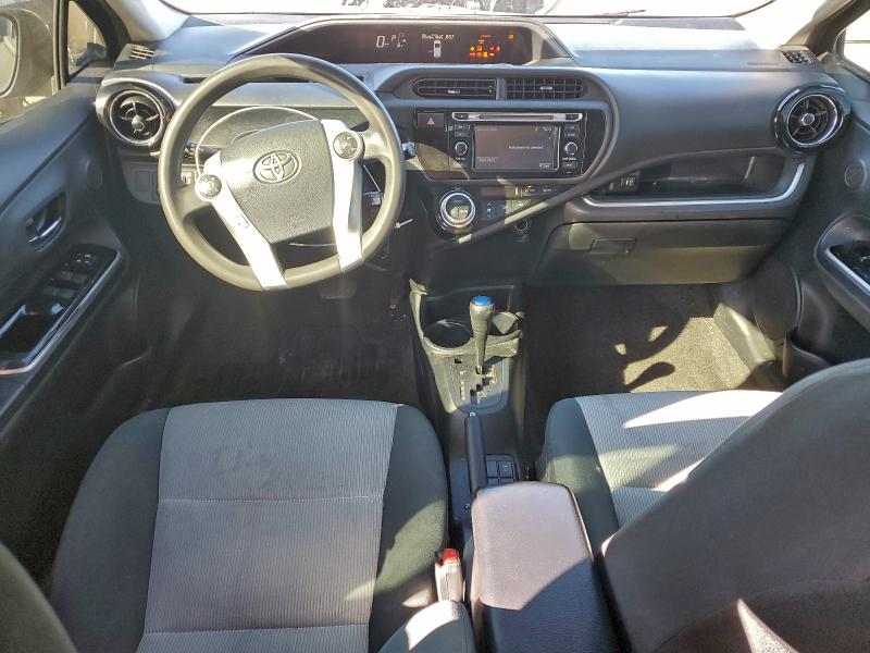 Фото 8 - TOYOTA PRIUS