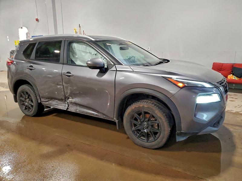 Фото 4 - NISSAN ROGUE