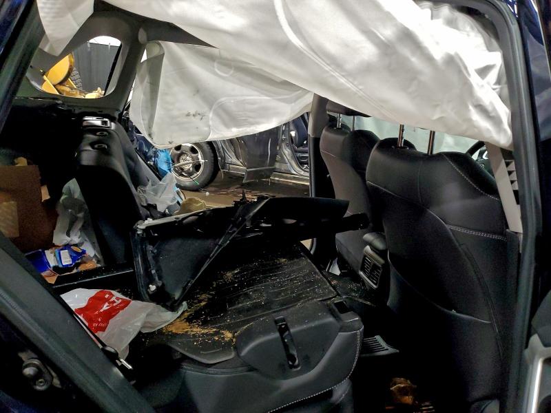 Фото 11 - TOYOTA RAV4