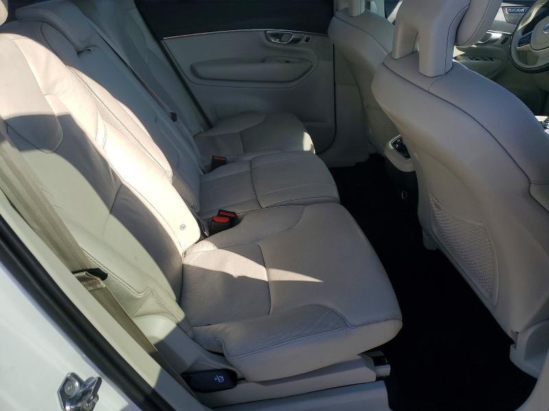 Фото 10 - VOLVO XC90