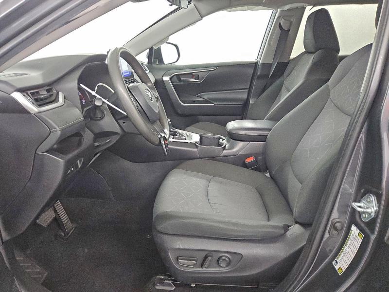 Фото 7 - TOYOTA RAV4