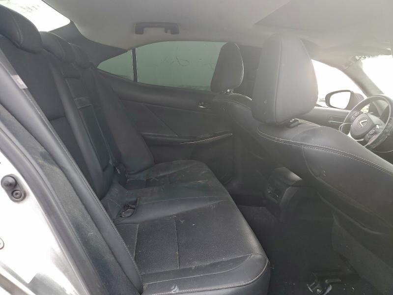 Фото 10 - LEXUS IS