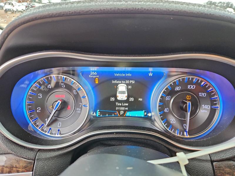 Фото 9 - CHRYSLER 300