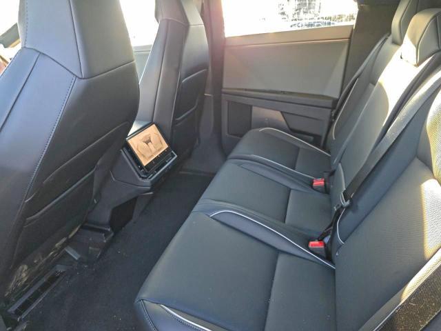 Фото 12 - TESLA CYBERTRUCK