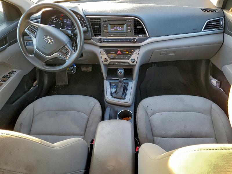 Фото 8 - HYUNDAI ELANTRA