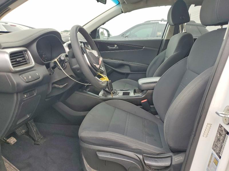 Фото 7 - KIA SORENTO