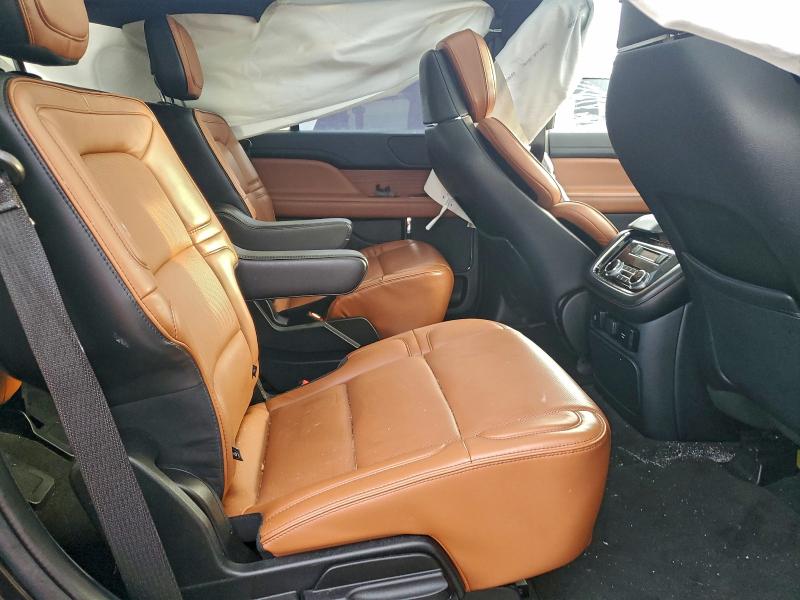 Фото 11 - LINCOLN NAVIGATOR