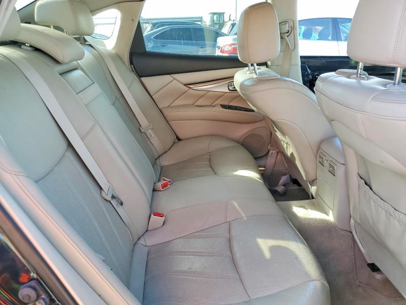 Фото 10 - INFINITI Q70