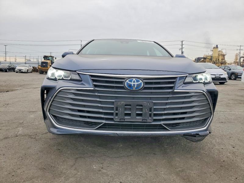 Фото 5 - TOYOTA AVALON