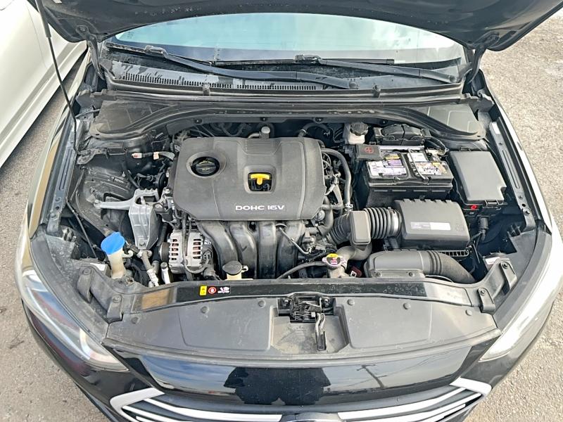 Фото 7 - HYUNDAI ELANTRA