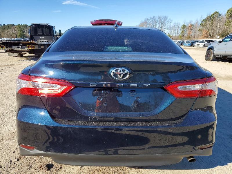 Фото 6 - TOYOTA CAMRY