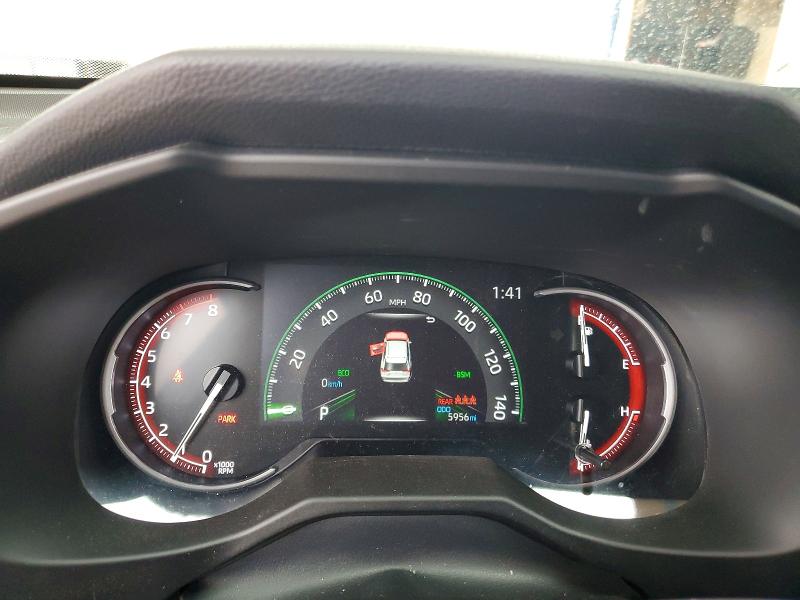 Фото 9 - TOYOTA RAV4