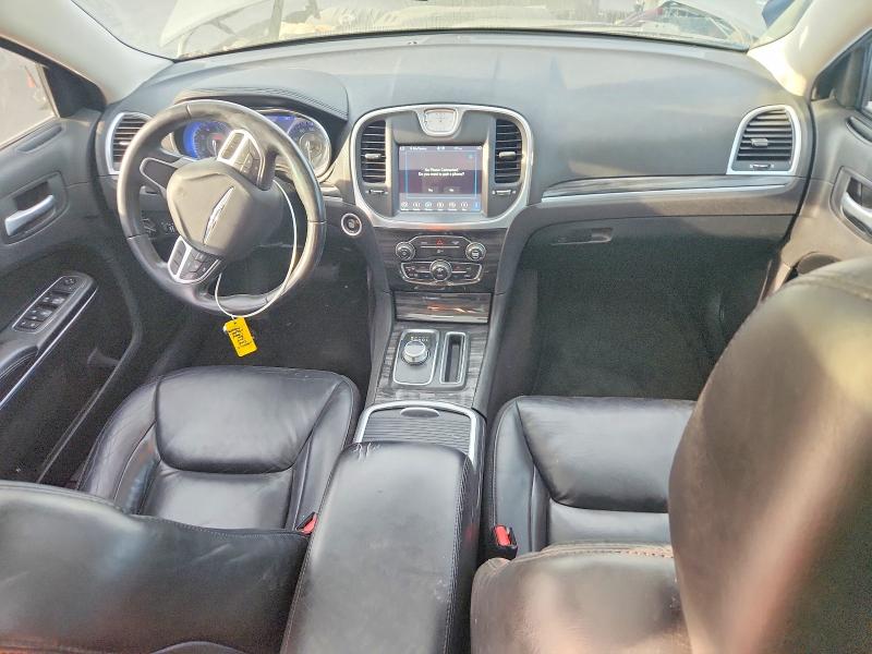 Фото 8 - CHRYSLER 300