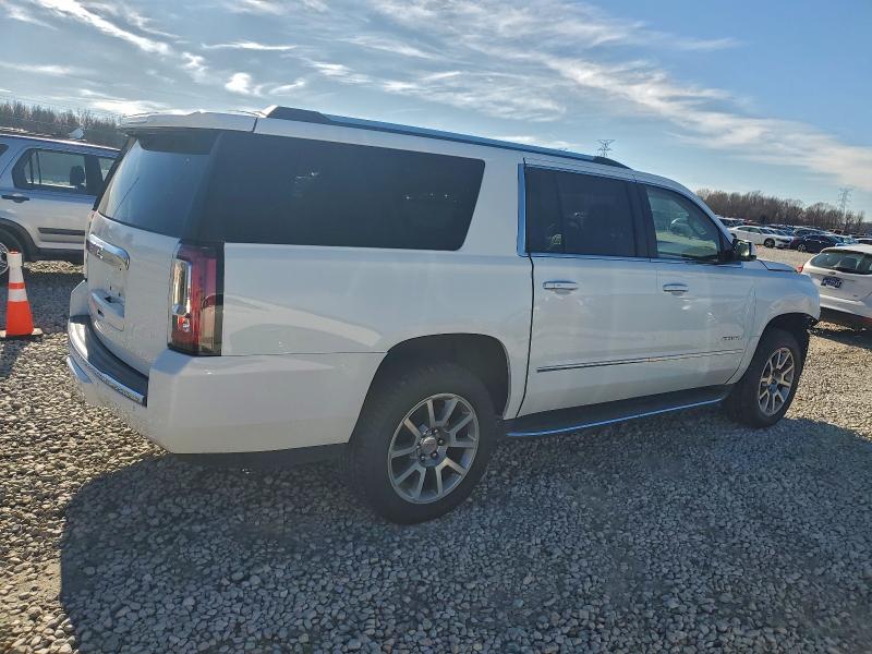 Фото 3 - GMC YUKON
