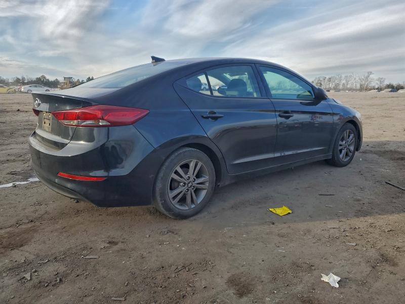 Фото 3 - HYUNDAI ELANTRA