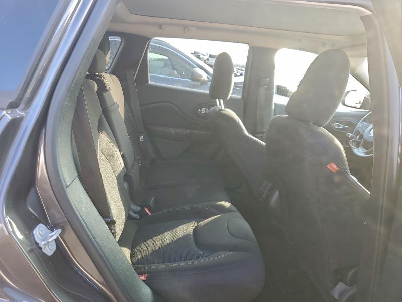 Фото 11 - JEEP GRAND CHER